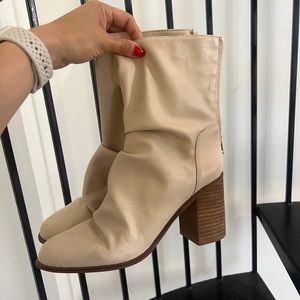 Oasis society cream ankle booties